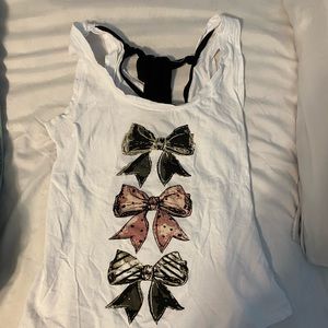 White tank with bows